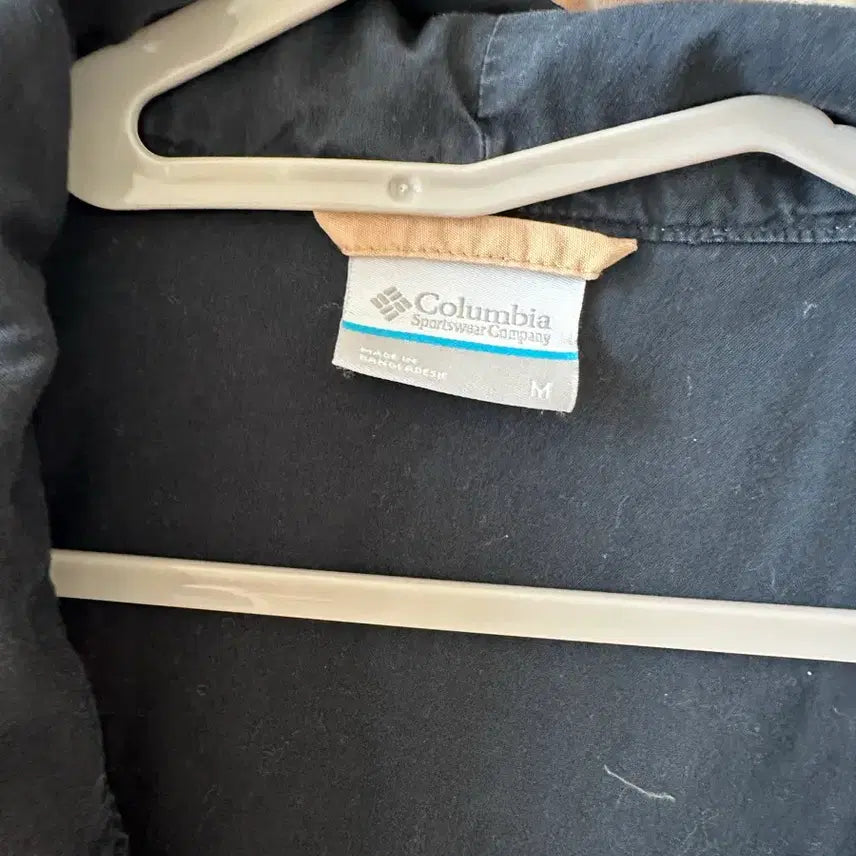 [BUNJANG] Columbia Lightweight Beige Hooded Zip-Up Windbreaker Jacket / 컬럼비아 얇운 베이지색 후드 집업 바람막이 자켓 작업복