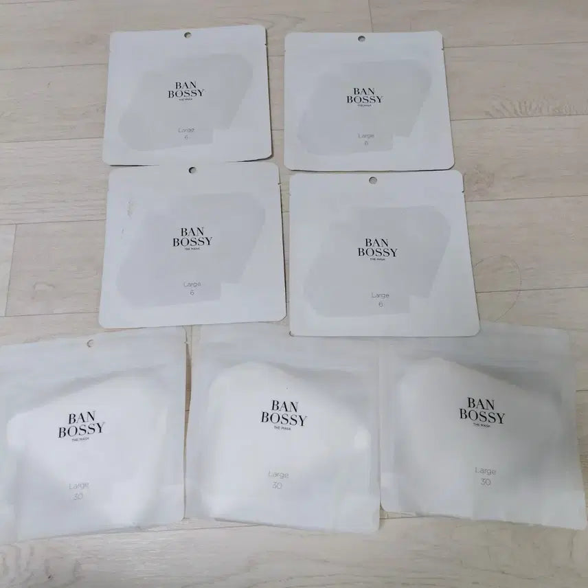 [BUNJANG] Banbosi Large Dust Mask Replacement Filters (4 Sets + 122 Filters) / 일괄새상품 밴보씨 대형 황사 마스크4세트 교체형 필터122장