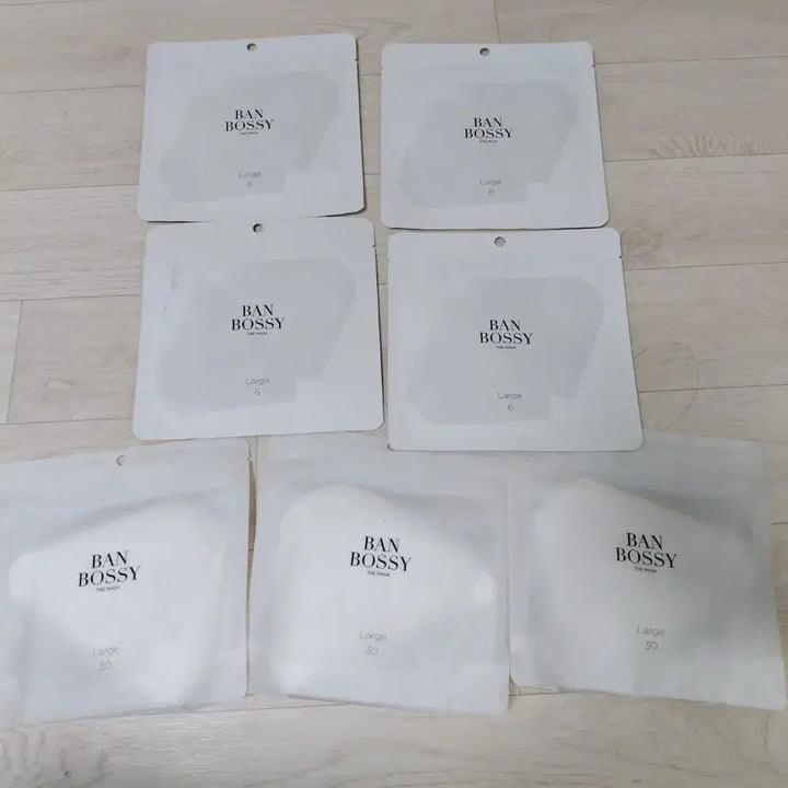 [BUNJANG] Banbosi Large Dust Mask Replacement Filters (4 Sets + 122 Filters) / 일괄새상품 밴보씨 대형 황사 마스크4세트 교체형 필터122장