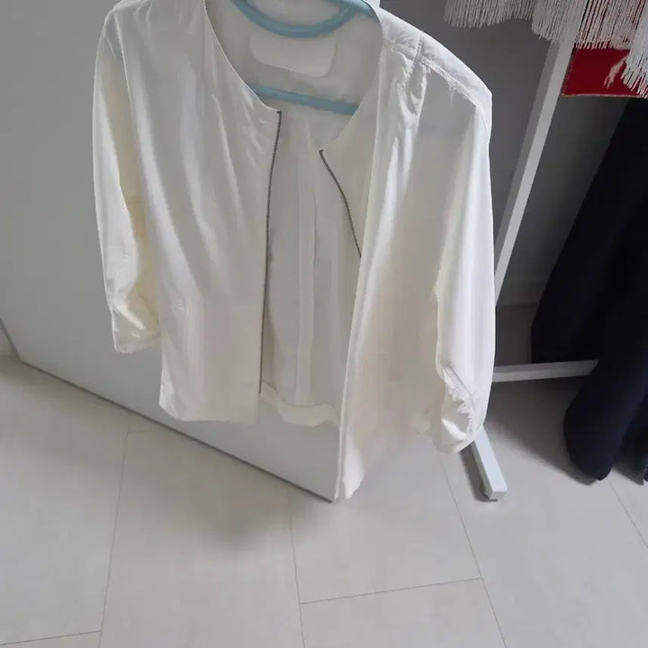 [BUNJANG] White Collarless 3/4 Sleeve Jacket / 노카라 칠부 자켓