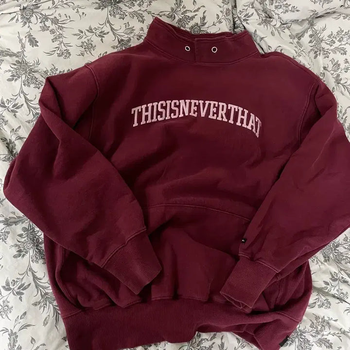 [BUNJANG] thisisneverthat Burgundy Sweatshirt / 디스이즈네버댓 버건디 맨투맨