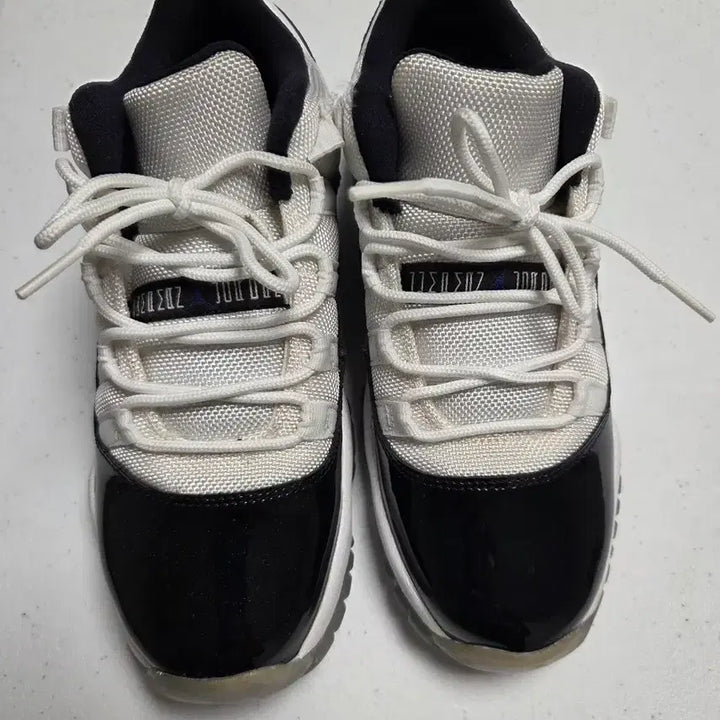 [BUNJANG] Nike Air Jordan 11 Retro Concord Low (240mm) - New / 나이키 에어 조던 11 레트로 콩코드 로우 240mm 새상품 팝니다