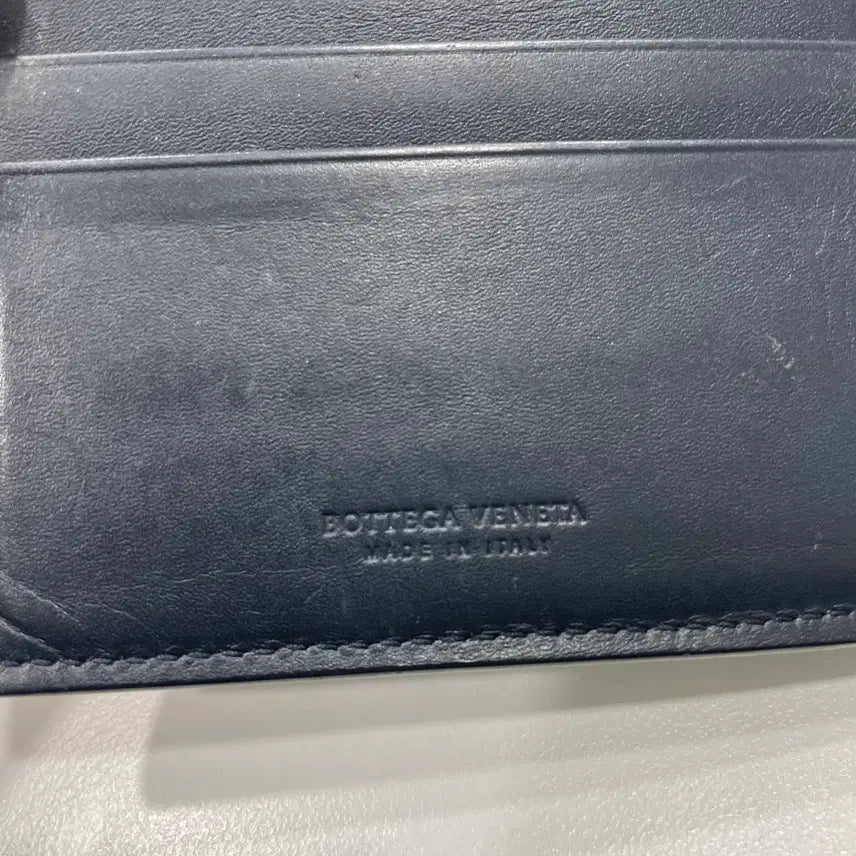 [BUNJANG] Bottega Veneta Intrecciato Navy Bi-fold Wallet / 보테가베네타 인트레치아토 네이비 반지갑 중고 판매합니다.