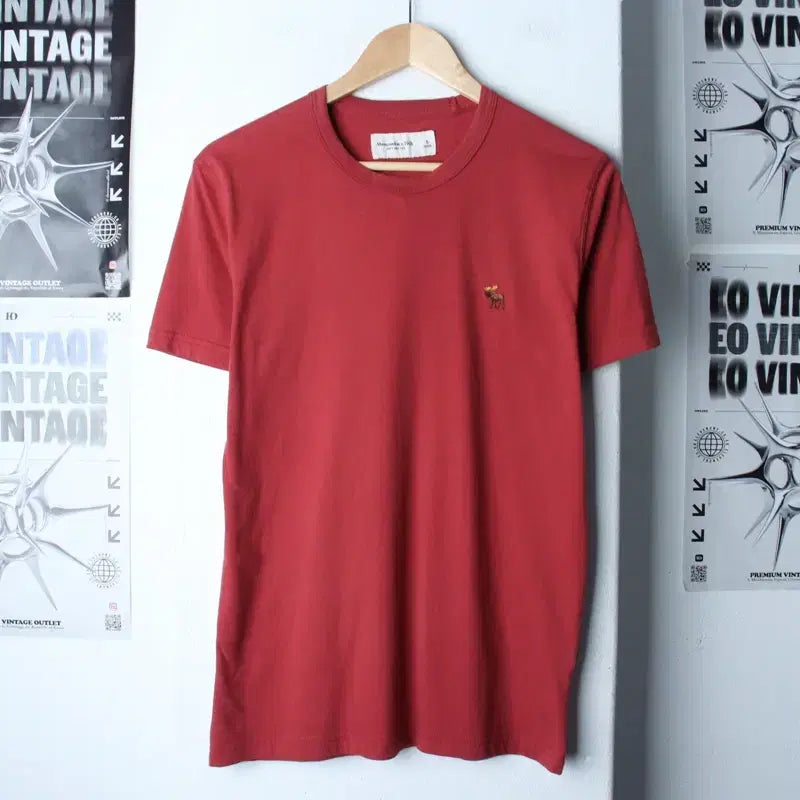 [BUNJANG] Abercrombie &amp; Fitch Small Logo Burgundy T-Shirt / (S-M) 아베크롬비 반팔 티셔츠 스몰로고 버건디 올드스쿨-7581