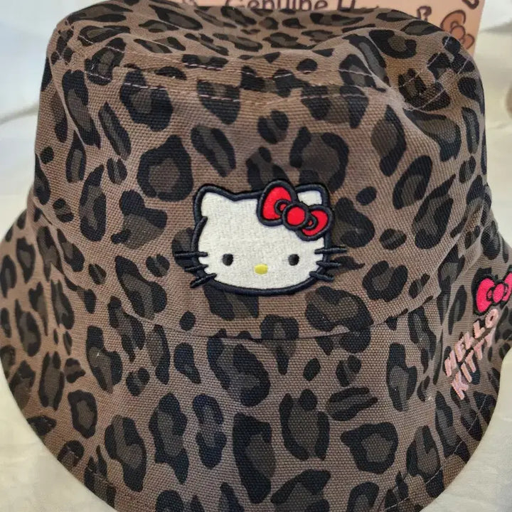 [BUNJANG] Hello Kitty Leopard Bucket Hat / 헬로키티 레오파드 버킷햇 모자