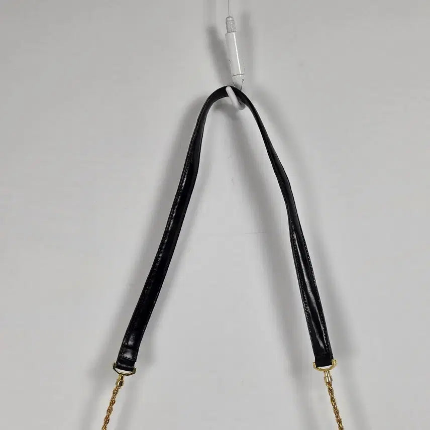 [BUNJANG] Black Gold Trim Vintage Pattern Chain Shoulder Bag / 블랙 금장 빈티지 패턴 체인 숄더백 0511