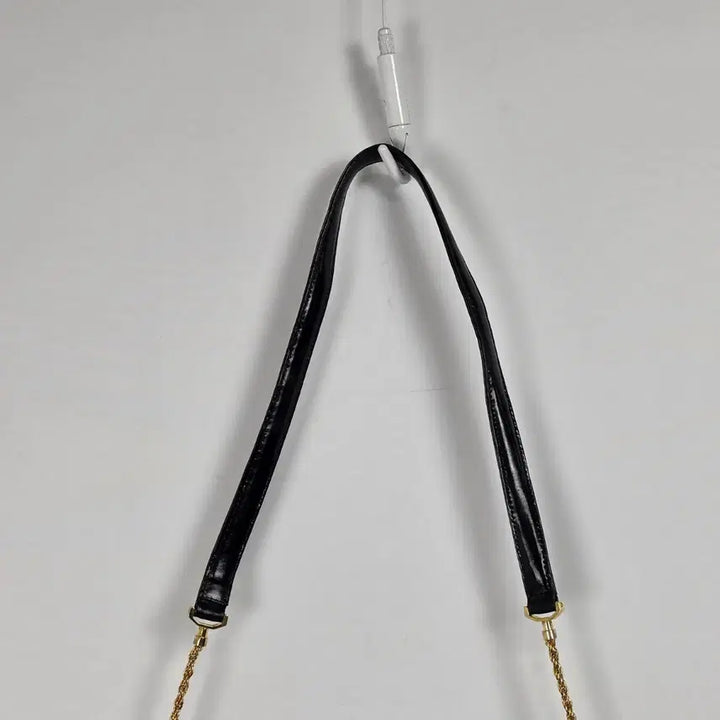 [BUNJANG] Black Gold Trim Vintage Pattern Chain Shoulder Bag / 블랙 금장 빈티지 패턴 체인 숄더백 0511