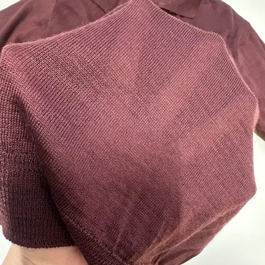 [SOLD OUT] (새상품) 짙은버건디 얇은 카라 반팔 니트