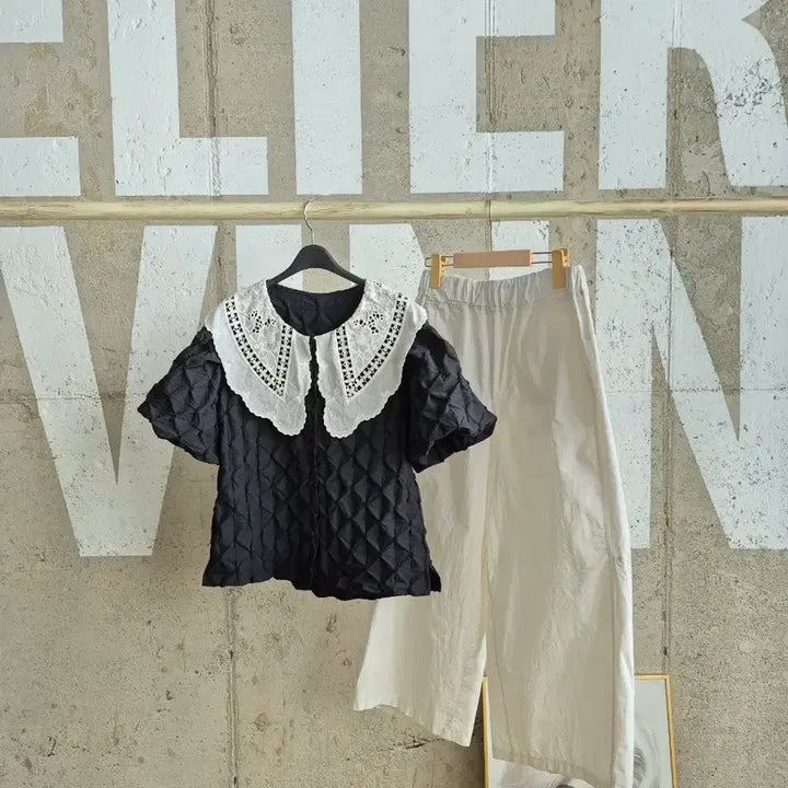 [BUNJANG] Lace Big Collar Puff Sleeve Short Blouse / 레이스 빅카라 퍼프소매 반팔블라우스