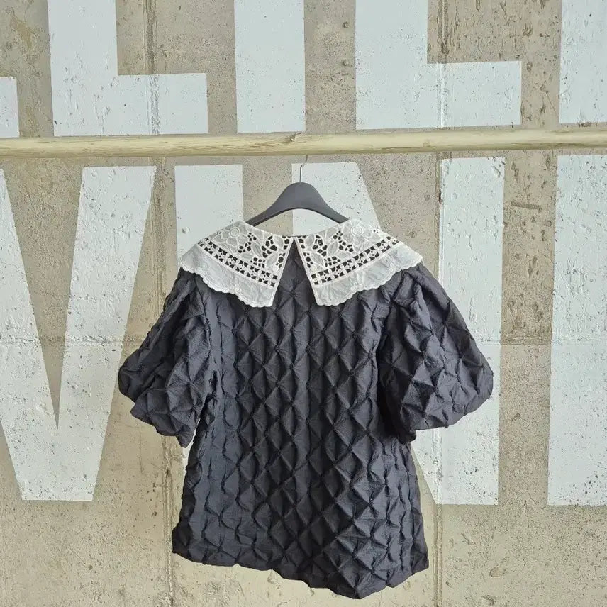 [BUNJANG] Lace Big Collar Puff Sleeve Short Blouse / 레이스 빅카라 퍼프소매 반팔블라우스