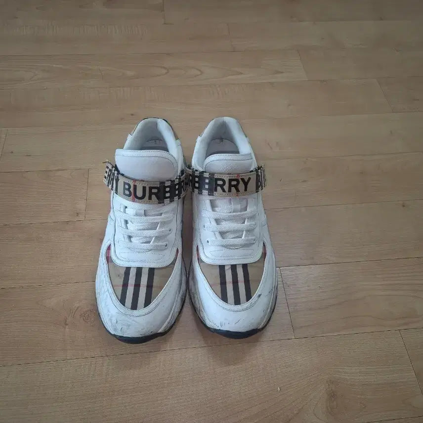 [BUNJANG] Burberry 20SS Ronnie Check Sneakers / 버버리 로니20ss 체크스니커즈 팝니다