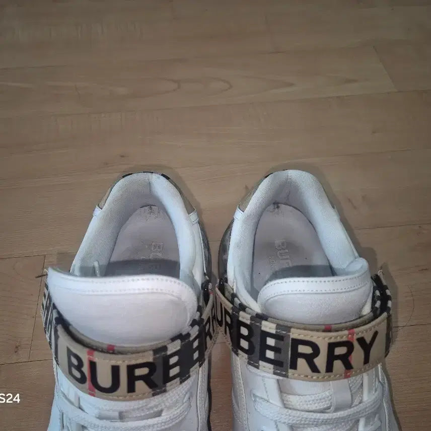 [BUNJANG] Burberry 20SS Ronnie Check Sneakers / 버버리 로니20ss 체크스니커즈 팝니다