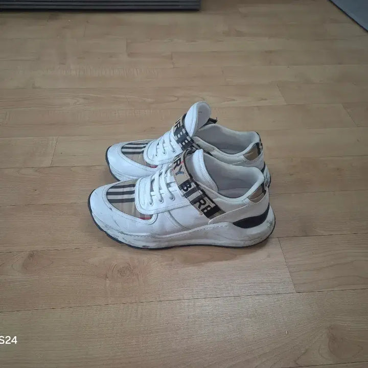 [BUNJANG] Burberry 20SS Ronnie Check Sneakers / 버버리 로니20ss 체크스니커즈 팝니다