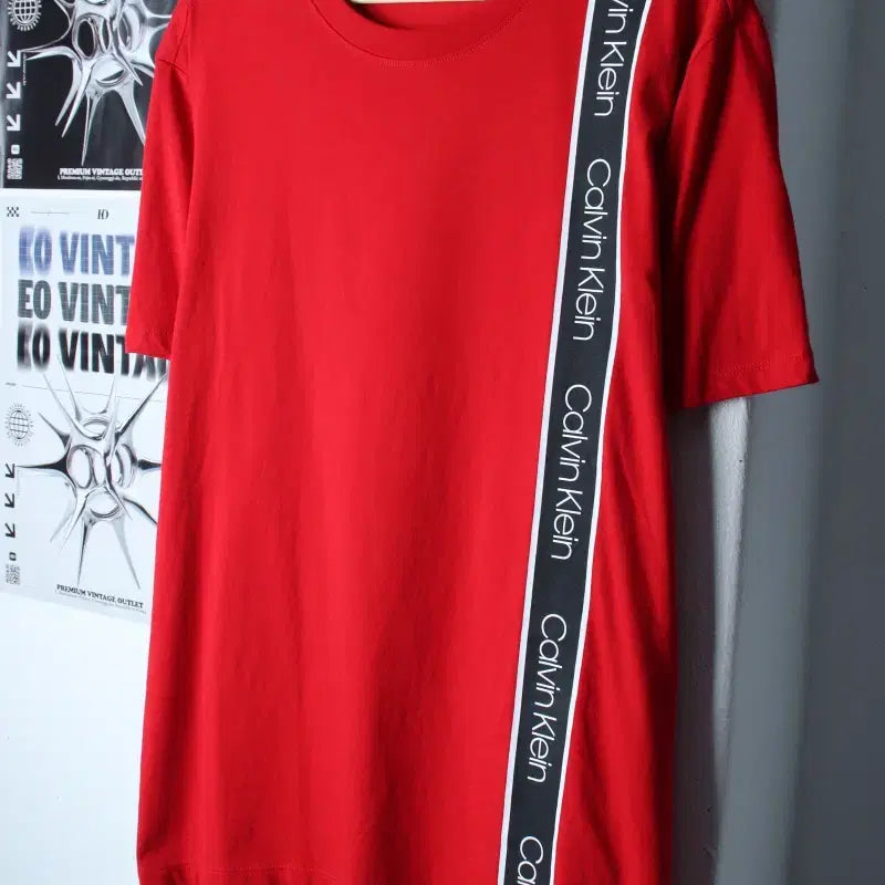 [BUNJANG] Calvin Klein T-Shirt Oversized Red Old School (L-XL) / (L-XL) 캘빈클라인 반팔 티셔츠 오버핏 레드 올드스쿨-758A