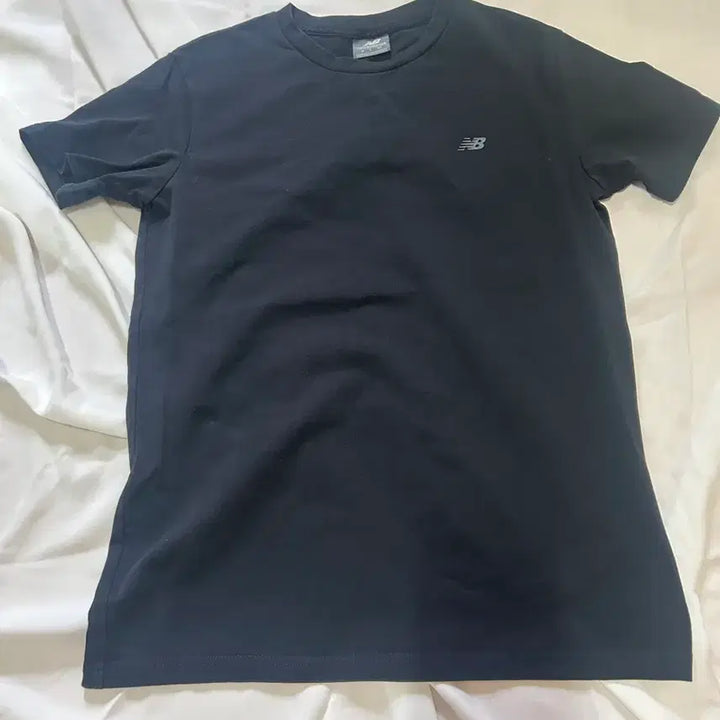 [BUNJANG] New Balance Black Short Sleeve T-Shirt (M, 160) / 뉴발란스 검정 반팔 티셔츠 M (160)