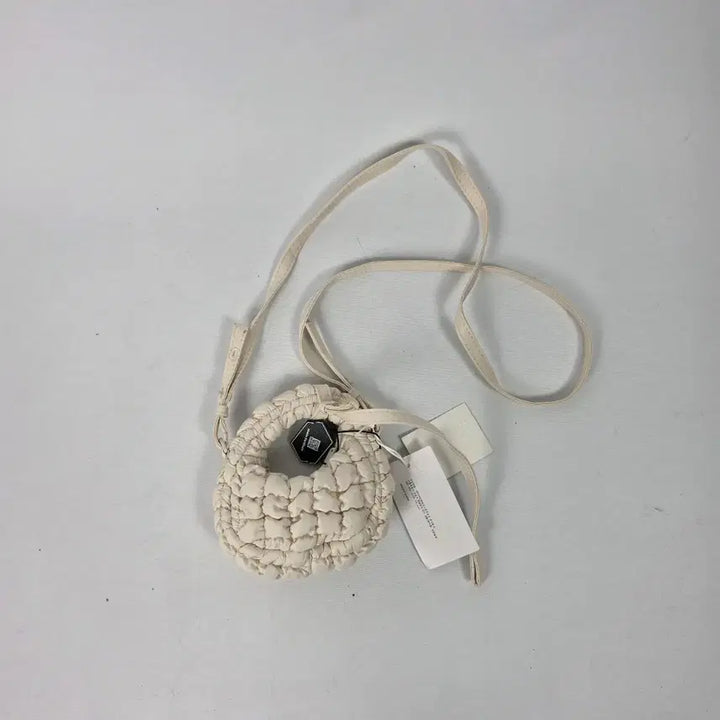 [BUNJANG] COS Quilted Mini Bag Ivory Cloud Bag Crossbody Bag / 새상품) 코스 퀼팅 미니 가방 아이보리 구름백 크로스백 0511