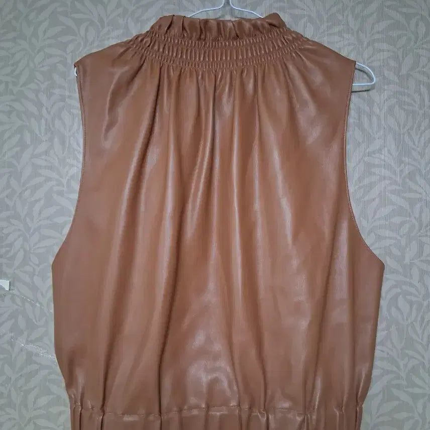 [BUNJANG] Brown Leather Shirring Neck Vest Jacket (One Size) / 브라운 레더 셔링넥 조끼 자켓(프리)