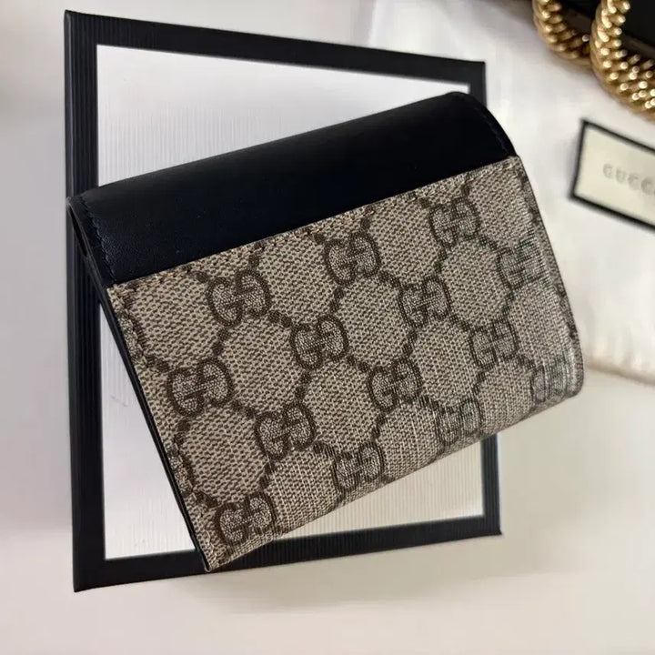 [BUNJANG] Gucci Padlock Wallet / 구찌 패드락 반지갑 새제품 판매