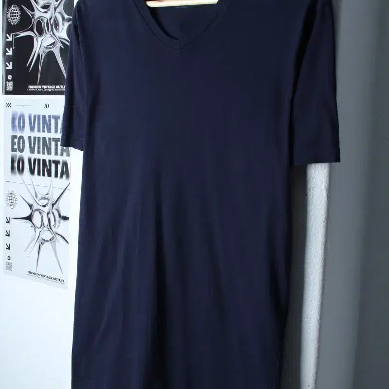 [BUNJANG] Tommy Hilfiger V-Neck T-Shirt Navy / (M-L) 타미힐피거 반팔 티셔츠 브이넥 네이비 무지-7594