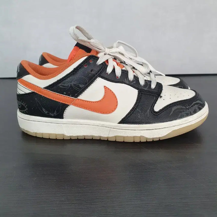 [BUNJANG] Nike Dunk Low Premium Halloween / 나이키 덩크 로우 프리미엄 할로윈 (235)