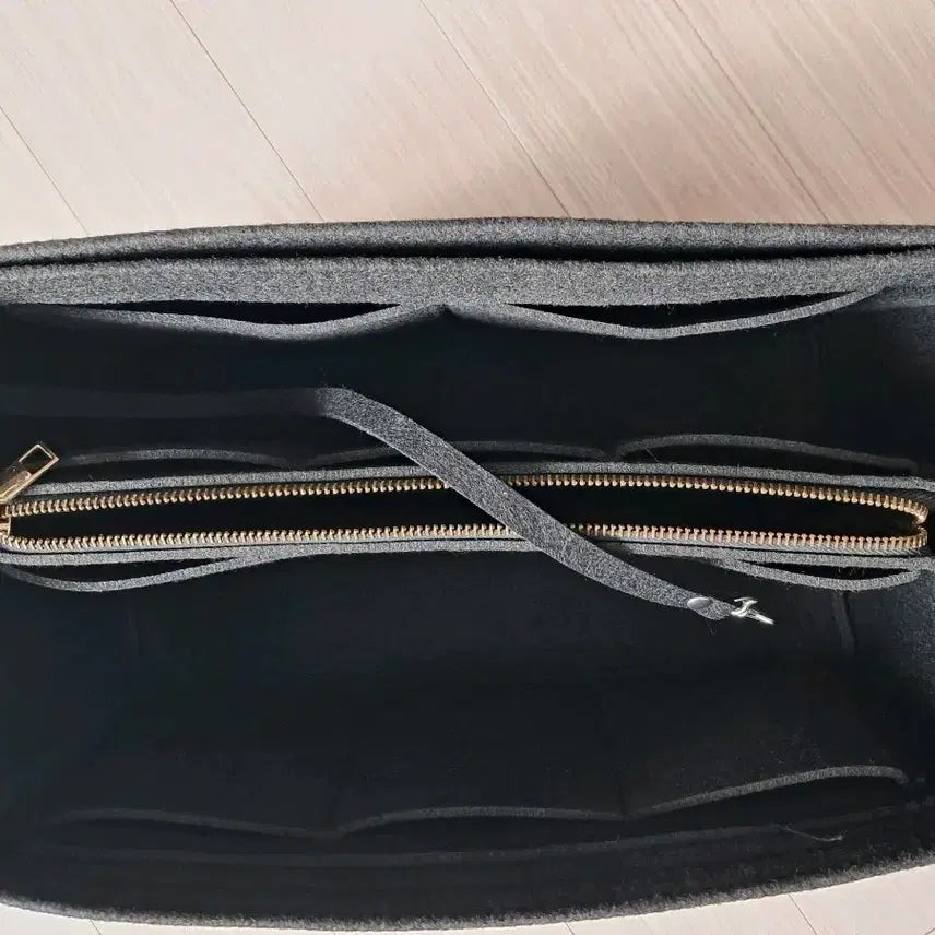 [BUNJANG] Felt Inner Bag Organizer - Black / (새상품)백인백 블랙 이너백