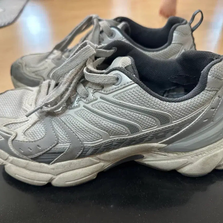 [BUNJANG] Umbro Pluto Sneakers (270) / 엄브로 플루토 운동화 270