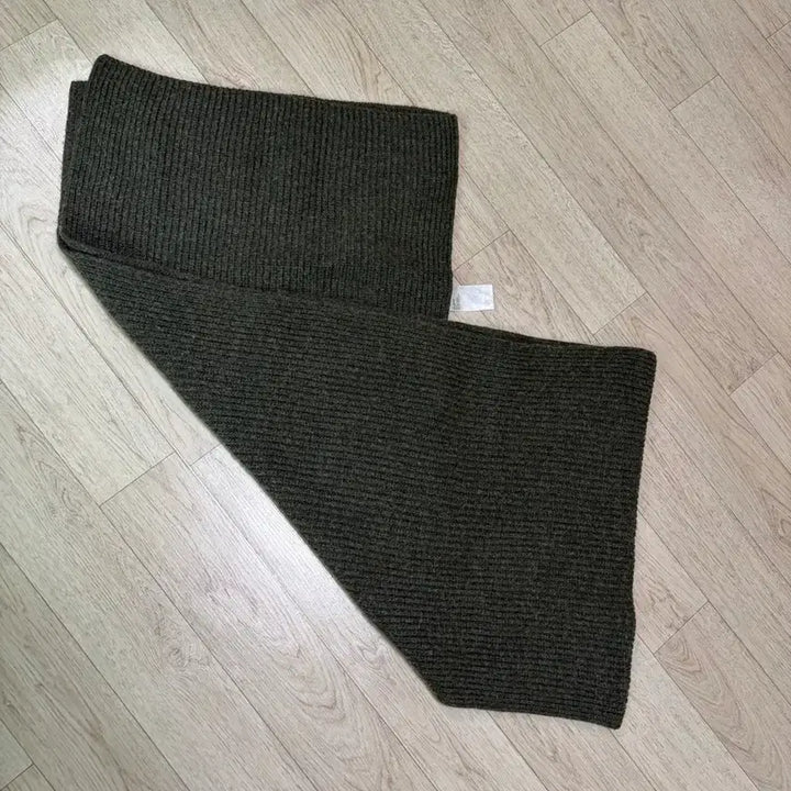 [BUNJANG] Uniqlo U Knit Muffler Olive / 유니클로 U 니트 머플러 올리브