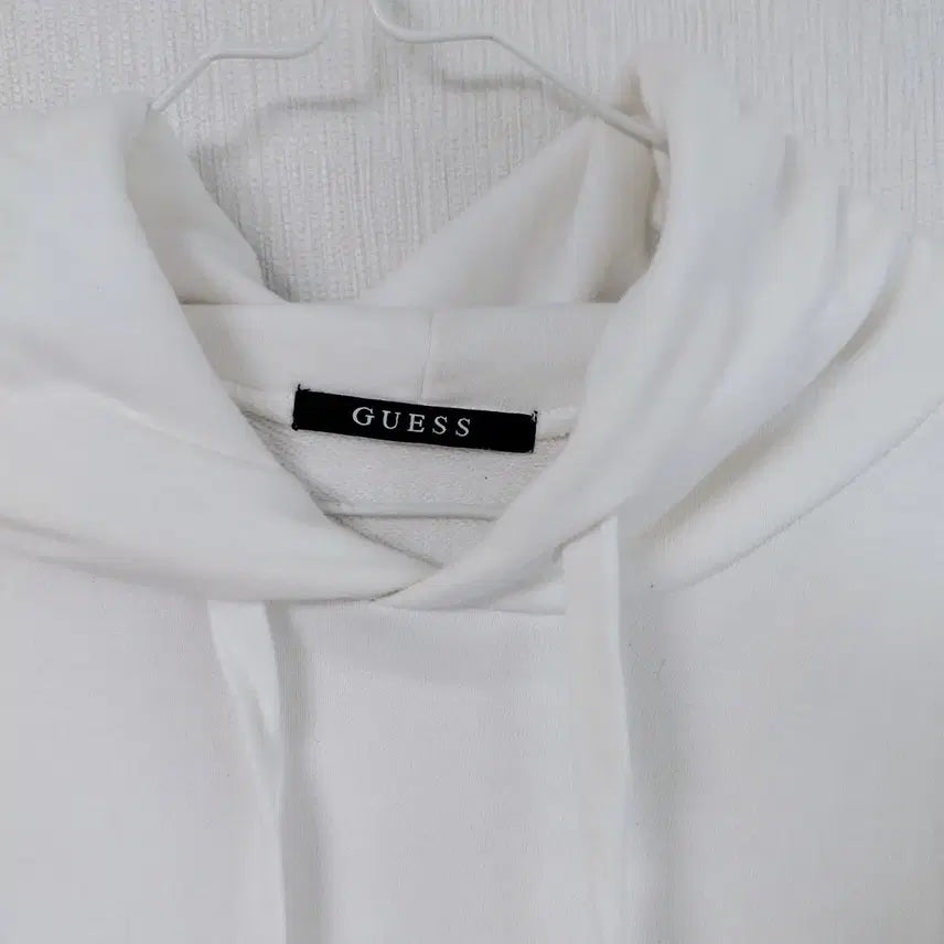 [BUNJANG] Guess Embroidered Patch Hoodie (Unisex) / 게스 자수패치 후드티 (공용)