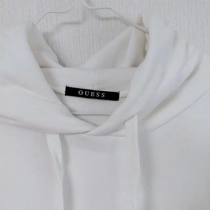 [BUNJANG] Guess Embroidered Patch Hoodie (Unisex) / 게스 자수패치 후드티 (공용)