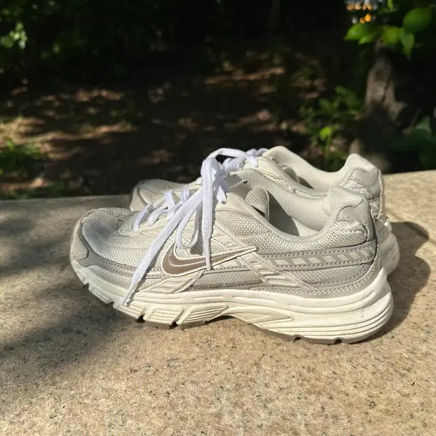 [BUNJANG] Nike Initiator IB4339-001 Sneakers (245) / 나이키 이니시에이터 ib4339-001 운동화 245