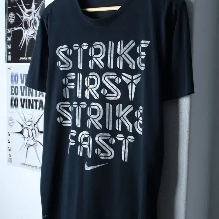 [BUNJANG] Nike Kobe Bryant Limited Edition T-Shirt / (L) 나이키 반팔 티셔츠 코비브라이언트 한정판 에이징-759E