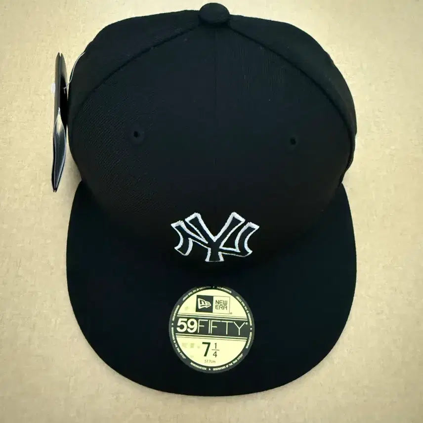 [BUNJANG] New Era MLB New York Yankees Basic Outline Fitted Cap Black / (새상품) 뉴에라 MLB 뉴욕 양키스 베이직 아웃라인 피티드캡 블랙