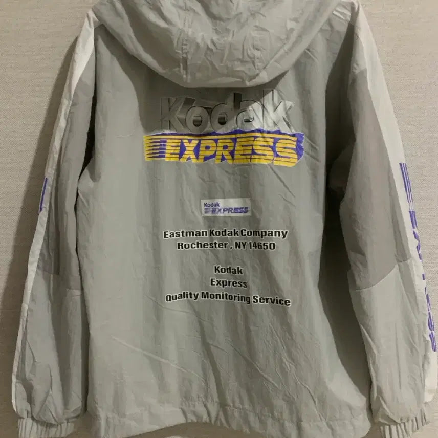 [BUNJANG] Kodak Apparel Anorak Hoodie Windbreaker Jacket L / 새상품 코닥어패럴 아노락 L 후드 바람막이 윈드자켓 100