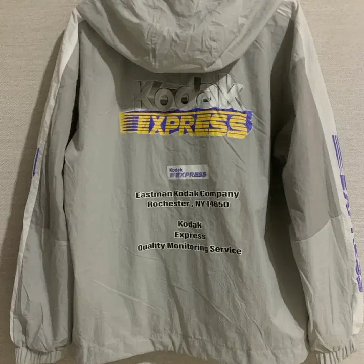 [BUNJANG] Kodak Apparel Anorak Hoodie Windbreaker Jacket L / 새상품 코닥어패럴 아노락 L 후드 바람막이 윈드자켓 100
