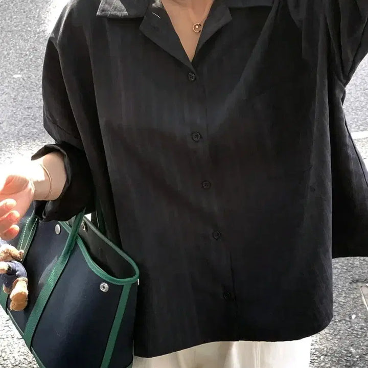 [BUNJANG] Minji Kong Flare Fit Herringbone Shirt (Black) / 민지콩 플레어핏 헤링본 셔츠 (블랙)