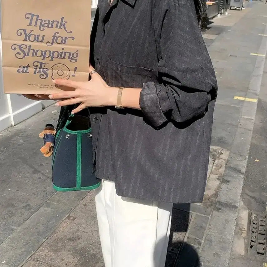 [BUNJANG] Minji Kong Flare Fit Herringbone Shirt (Black) / 민지콩 플레어핏 헤링본 셔츠 (블랙)