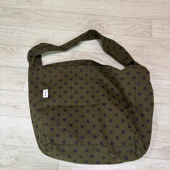 [BUNJANG] Miss Baek Dot Shoulder Bag Khaki / 미스백 도트 숄더백 카키