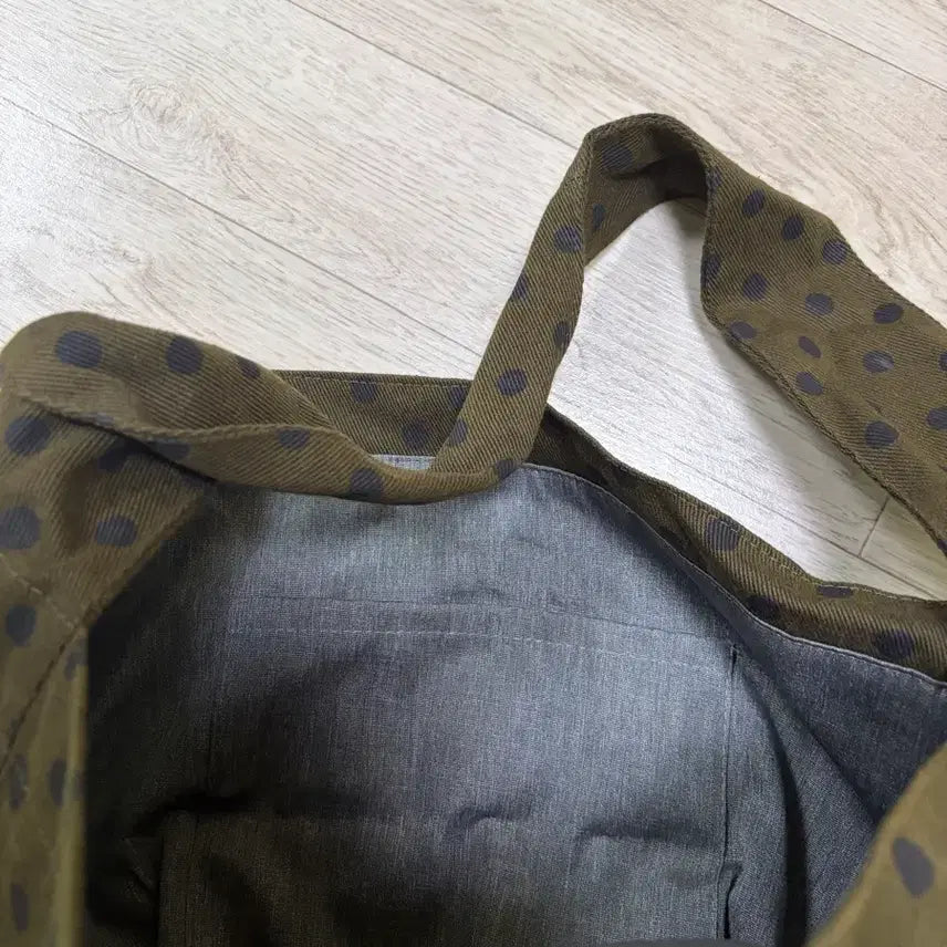 [BUNJANG] Miss Baek Dot Shoulder Bag Khaki / 미스백 도트 숄더백 카키