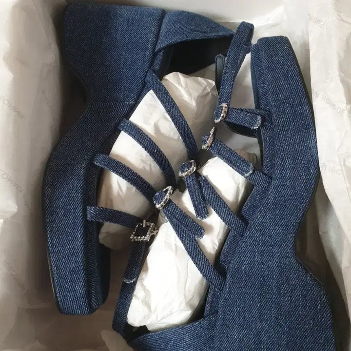 [BUNJANG] SUECOMMA BONNIE Denim Cubic Heart Sandals (Size 250) / 슈콤마보니 샌들 250