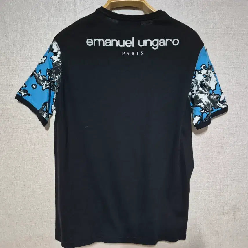 [BUNJANG] Emanuel Ungaro Flower Printing Short Sleeve T-Shirt (Size 38/95) / 엠마누엘 웅가로 플라워 프린팅 반팔 티셔츠 38(95)