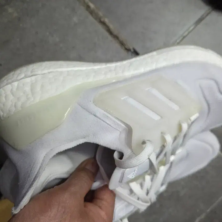 [BUNJANG] Adidas Ultraboost All White Sneakers 280 / 아디다스 울트라부스트 올화이트 운동화280