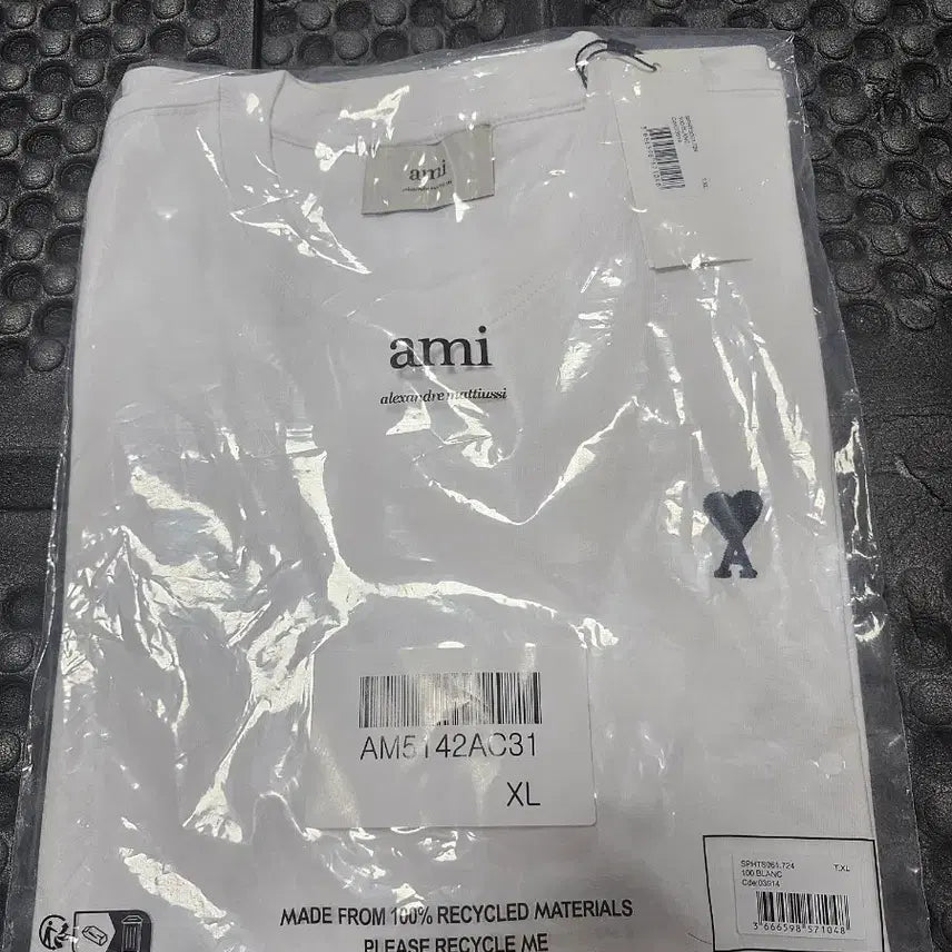 [BUNJANG] Ami Small Heart Logo T-Shirt White XL / 아미 스몰 하트 로고 화이트 XL 티셔츠