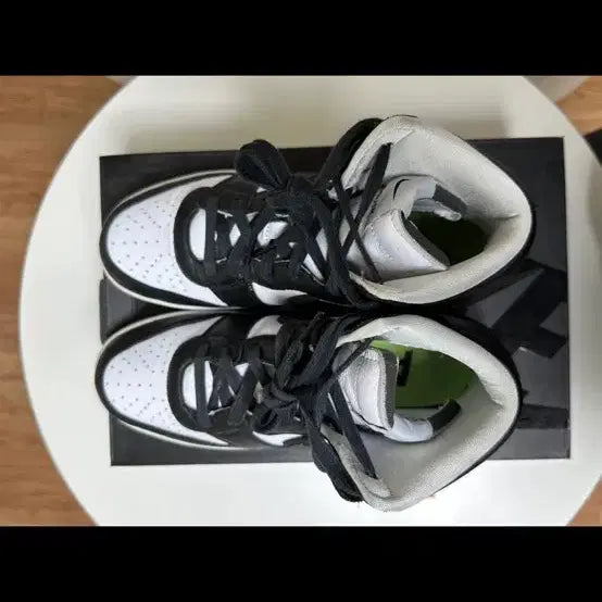 [BUNJANG] Nike Dunk High AMBUSH Black White / 나이키 덩크 하이 AMBUSH 엠부쉬 블랙 화이트 255