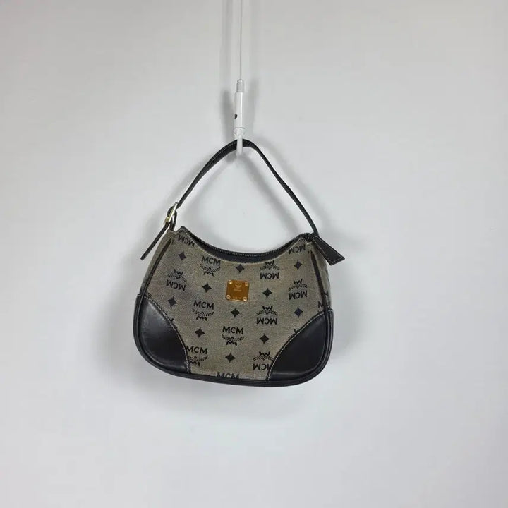[BUNJANG] MCM Logo Mini Shoulder Bag Hobo Bag Navy / 엠씨엠 로고 미니 숄더백 호보백 네이비 0511