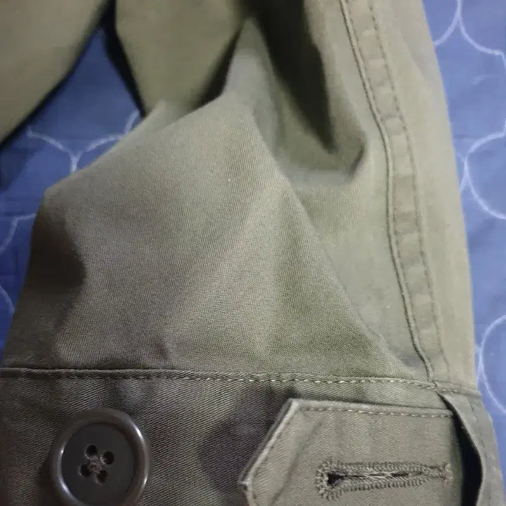 [BUNJANG] Uniqlo Blocktech Cotton Poly Fishtail Parka Khaki (L) / (품절) 유니클로 블록테크 코튼 폴리 기능성 피쉬테일 파카 카키 (L)
