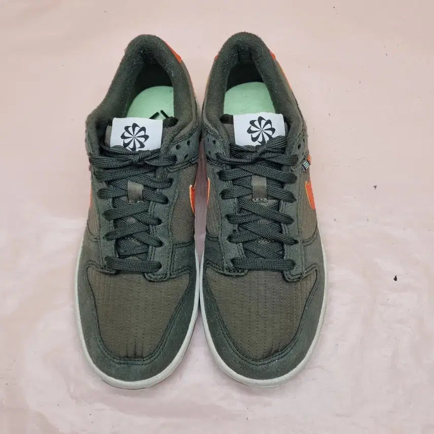 [BUNJANG] Nike Dunk Low SE Kids Sneakers / 나이키 덩크로우 SE 아동운동화235