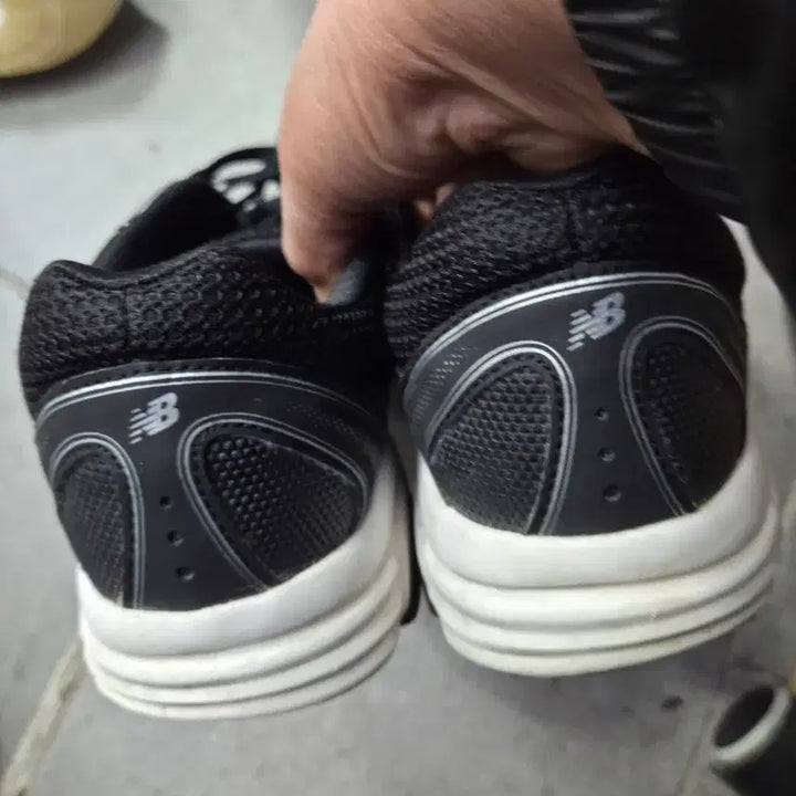 [BUNJANG] New Balance Black Mesh Running Shoes 290 / 뉴발란스 검정색 운동화 메쉬 런닝화290