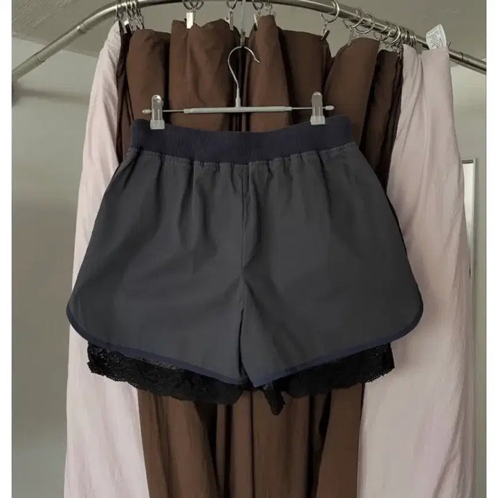 [SOLD OUT] sacai luck 레이스 쇼츠 (차콜-네이비)