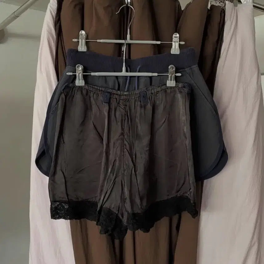 [SOLD OUT] sacai luck 레이스 쇼츠 (차콜-네이비)