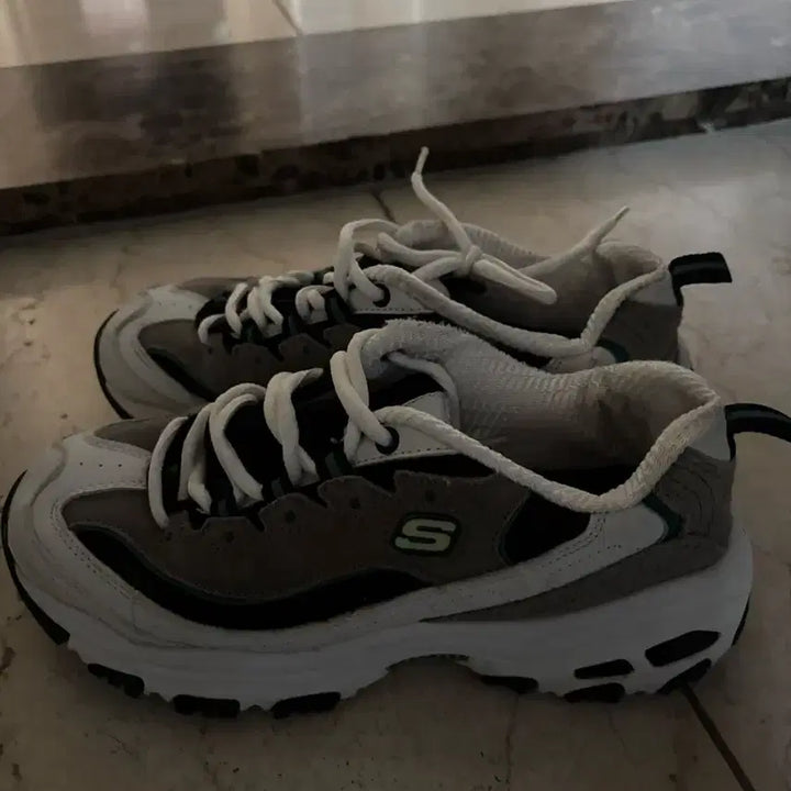 [BUNJANG] Skechers Sneakers / 스케쳐스 스니커즈